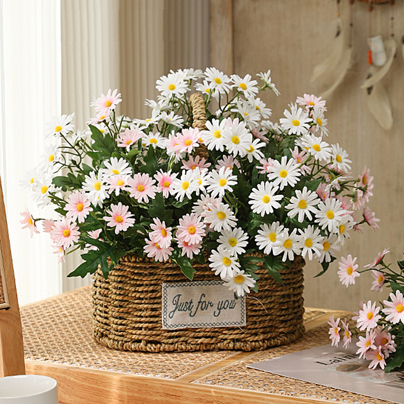 小さい清新な洋甘菊の小さいデイジーは花の絹の花の客間の家庭の装飾の花束の置物の偽の花の撮影の道具をシミュレーションします。|undefined