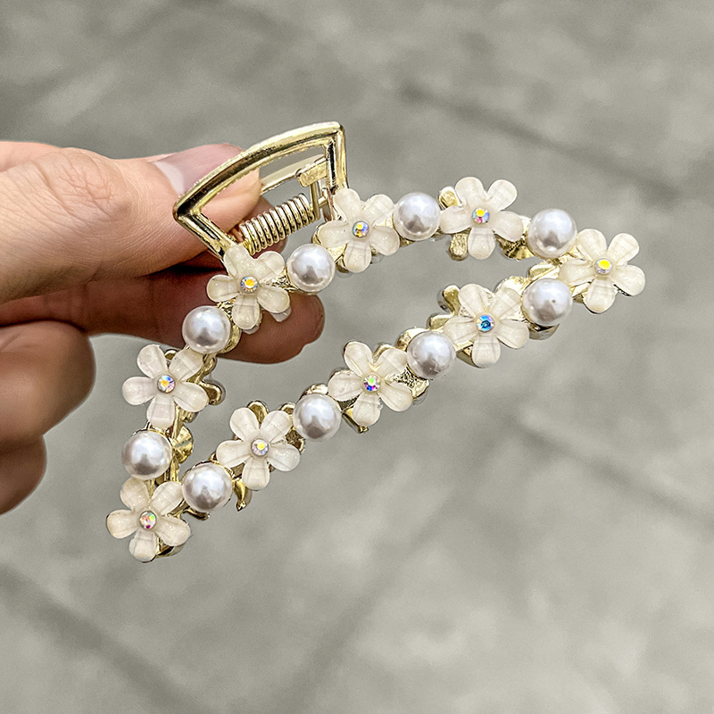 2022 New Flower Medium Grab Clip French Elegant Elegant Hair Clip Net Red Pearl Glaze Metal Hair Grab_voghion.com