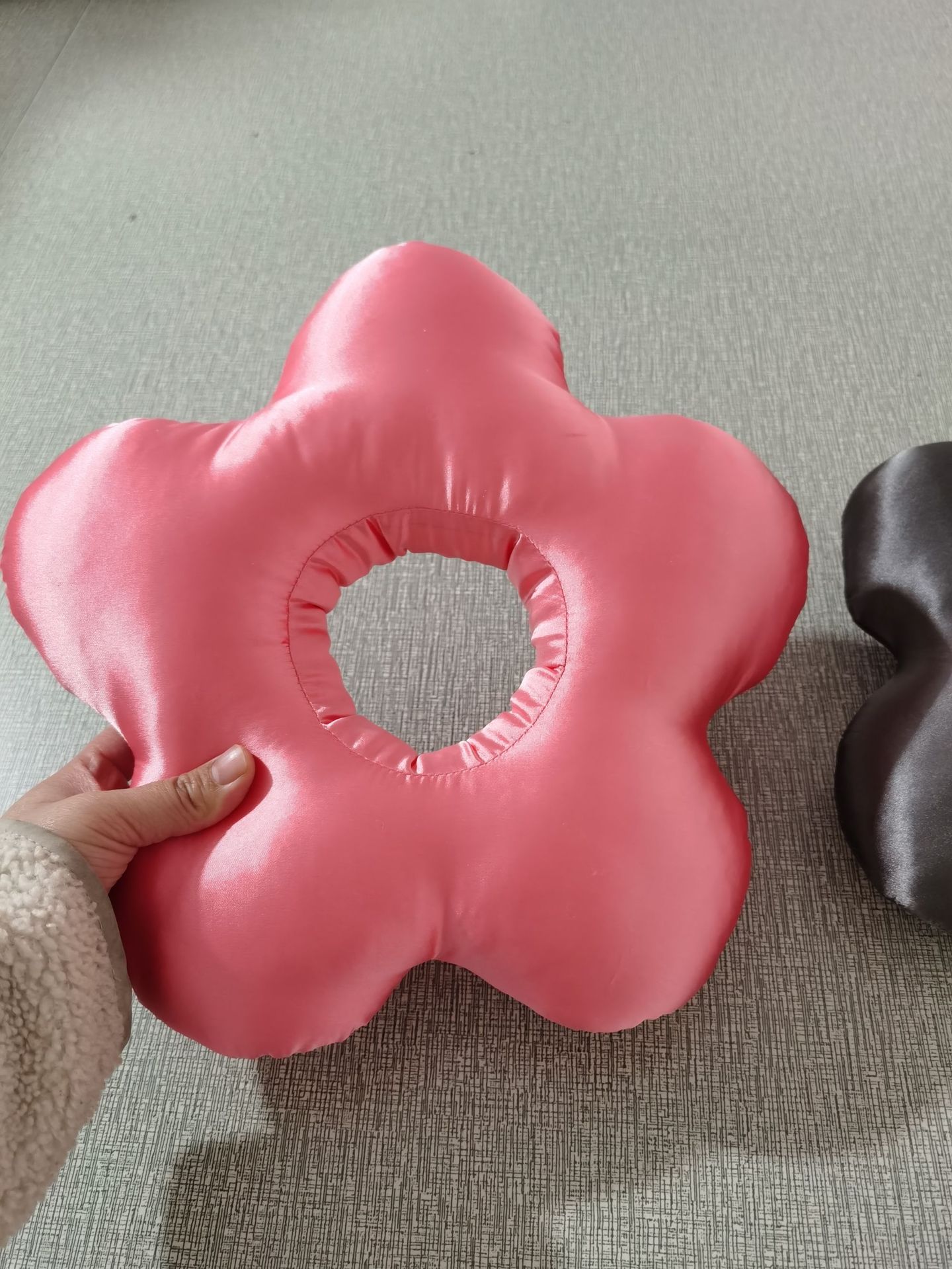 2023 New Small Peach Blossom Silk Satin Donut Ear Holes Repair Ear Pillow Medical Side Sleeping Pillow