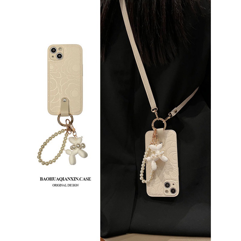 適用蘋果15手機殼iphone13珍珠手提12斜挎11女14山茶花小狗掛飾xs