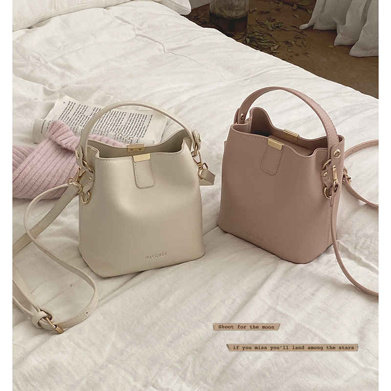 Korean style fashionable small handbag for women, new simple bucket bag, versatile shoulder crossbody bag