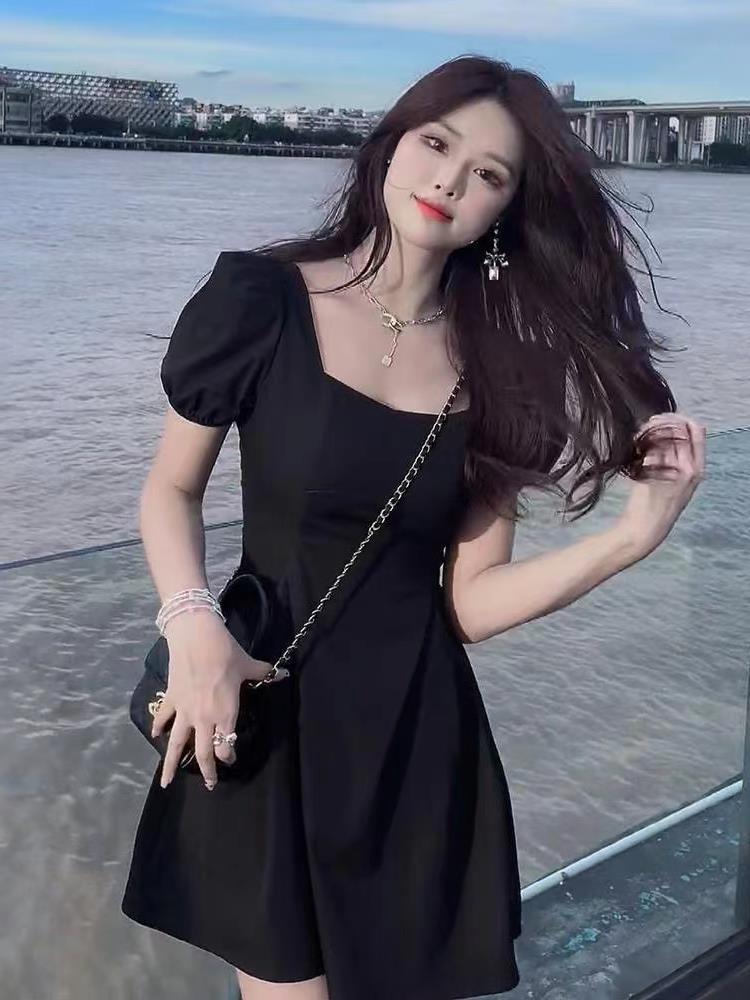 High-end Hepburn Style Small Black Dress Women's Summer New French Style Retro Square Collar Puff Sleeve Tight Waist Dress Sweet and Spicy