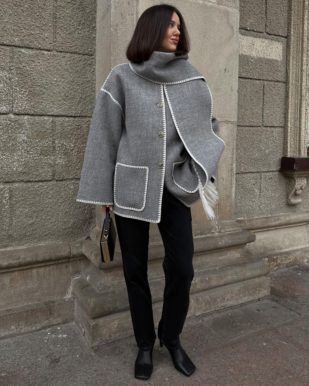 Amazon European and American women's clothing 2023 autumn and winter new fashion woolen coat thickened loose with scarf tassel Women's