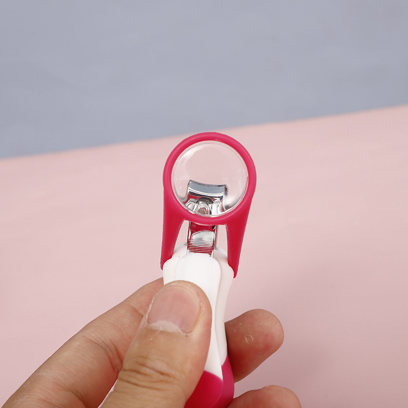 Newborn magnifying glass nail clippers anti-pinch meat baby nail clippers baby nail clippers with magnifying glass wholesale