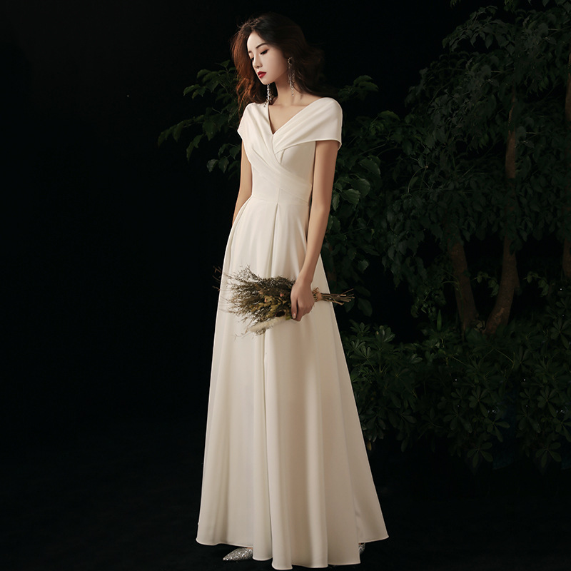 White Annual Meeting Evening Dress 2024 New Spring and Winter Banquet Elegant Satin Wedding License Travel Light Wedding Dress V-Neck
