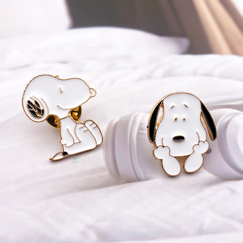 Snoopy Snoopy Pin Jewelry Cute Cartoon Brooch Metal Dropping Oil Enamel Anti-running Light Buckle Women's Badge