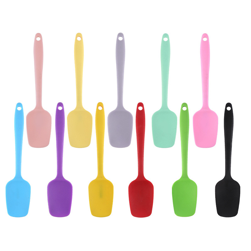 Cross-border direct supply large small size integrated silicone T shovel baking tool 21CM28CM butter cream shovel small T shovel scraper spoon
