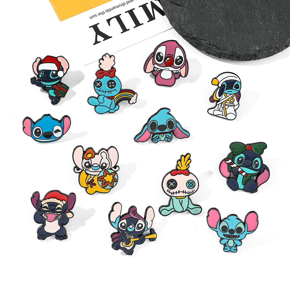 Brooch Wholesale 100 Stitch Brooch Cartoon Anime Metal Badge Star Wars Master Yoda