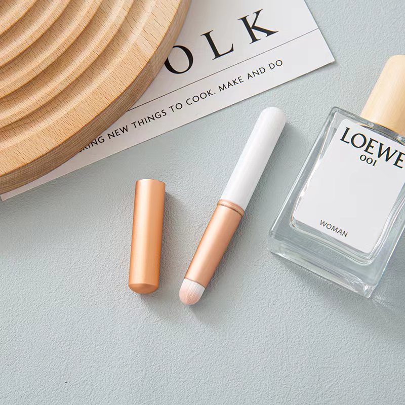 Lid Lip Brush Round Head Mini Makeup Brush Multi-function Concealer Brush Portable Short Lipstick Brush