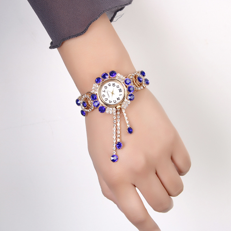 Women's New Bracelet Watch European and American Retro Women's Watch All-match Rhinestone Watch Fashionable Korean-style Tassel Quartz Wrist Watch