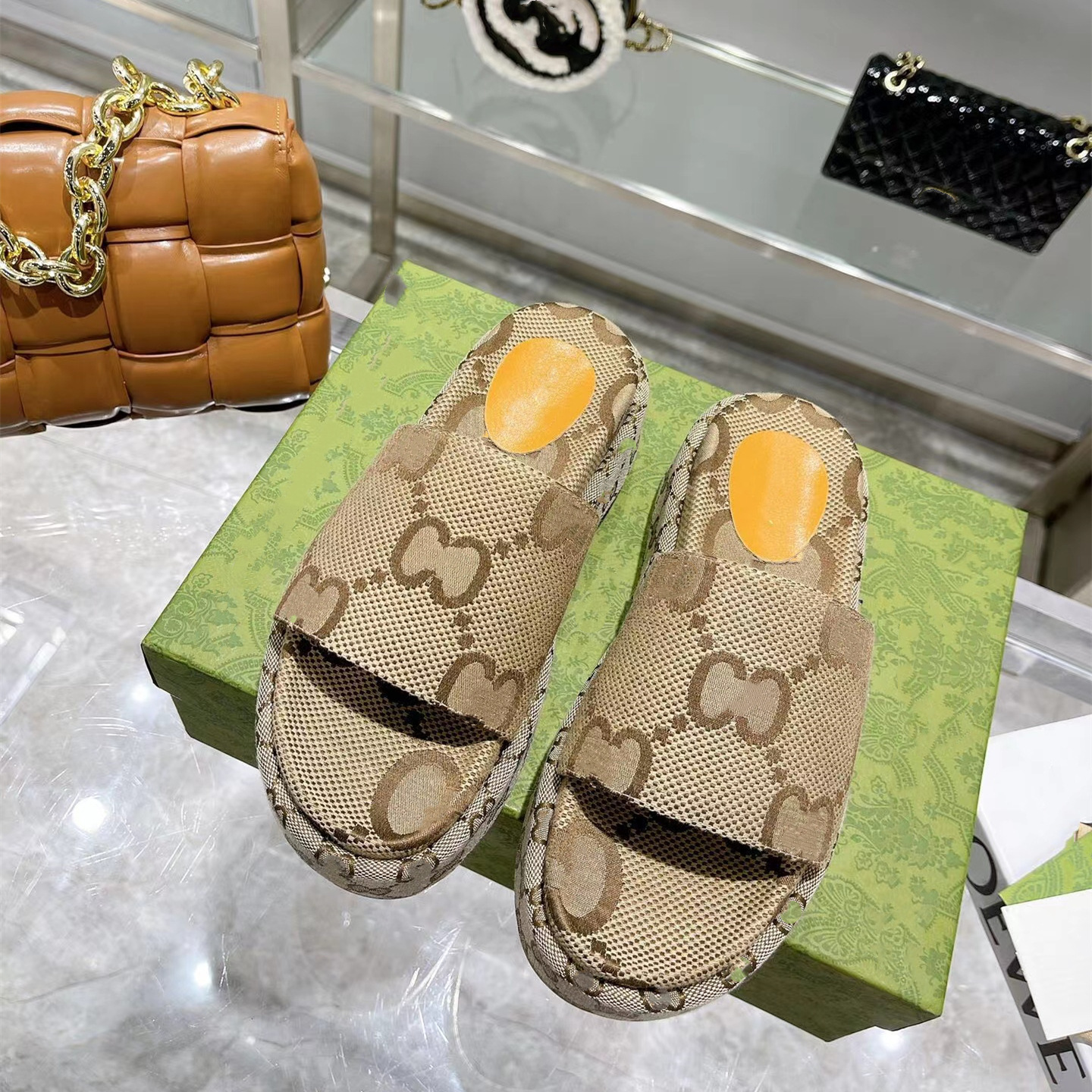 廠家直銷2022新款G家米奇涼拖女松糕鞋一字刺繡厚底涼鞋男女35-43