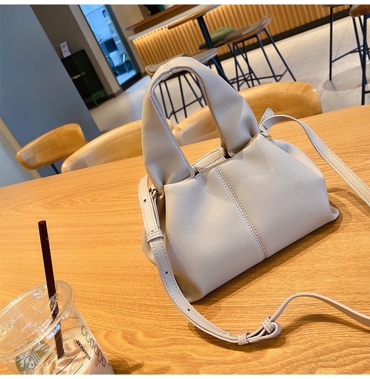 Marchio di nicchia francese 2021 Nuovo arrivo Borsa per il pranzo in tinta unita abbinata Borsa a tracolla alla moda europea e americana per le donne_voghion.com