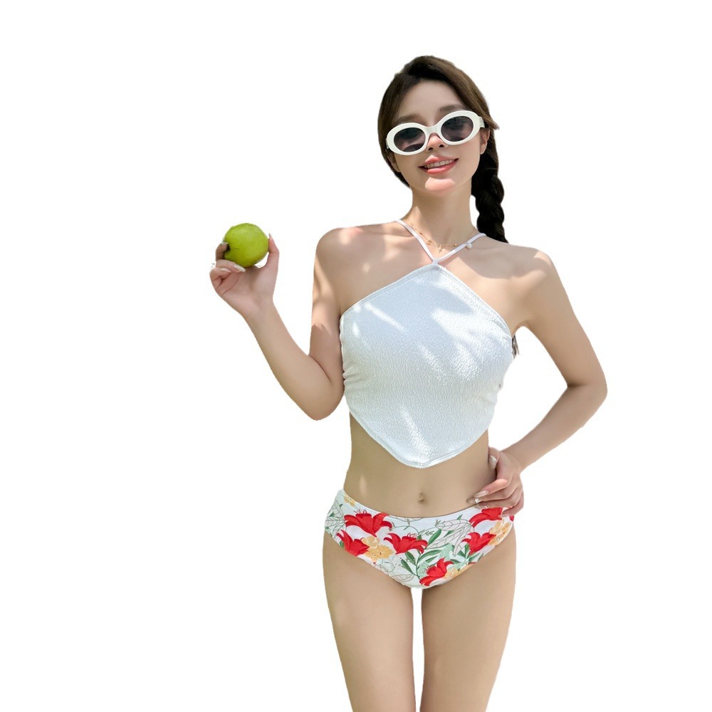 Korean style new small fresh floral split bikini bikini sexy strap backless hot girl Beach swimsuit for women