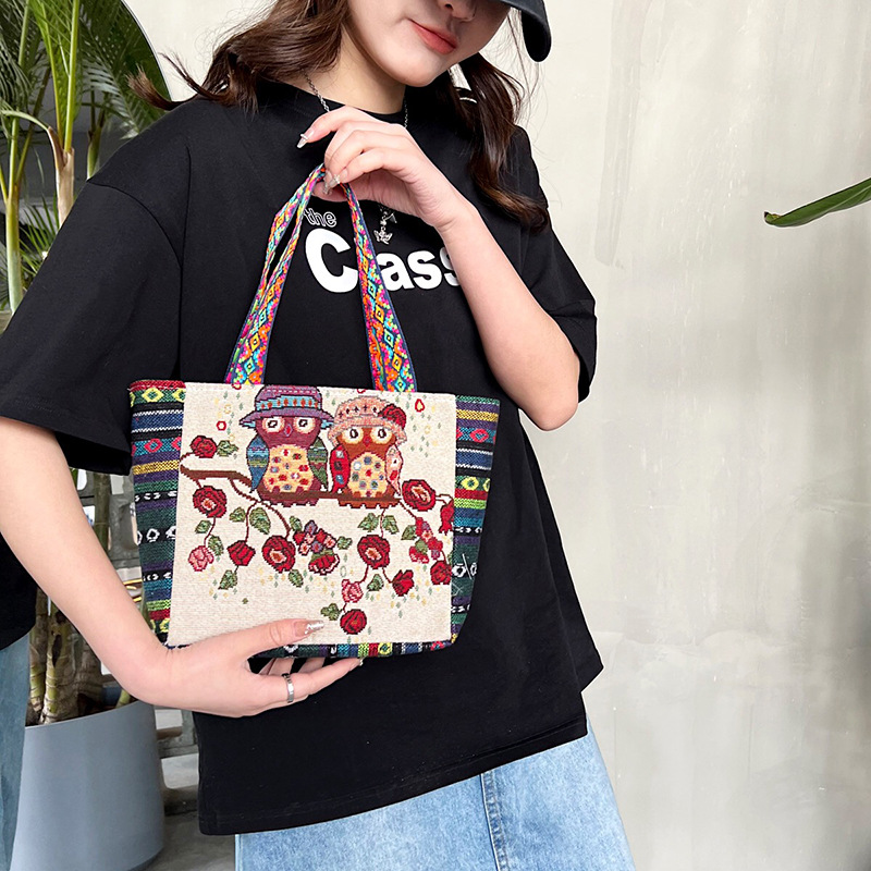 New Ethnic Style Embroidered Tote Bag Women's Artistic Small and Exquisite Student Shoulder Bag Women's Simple Canvas Bag