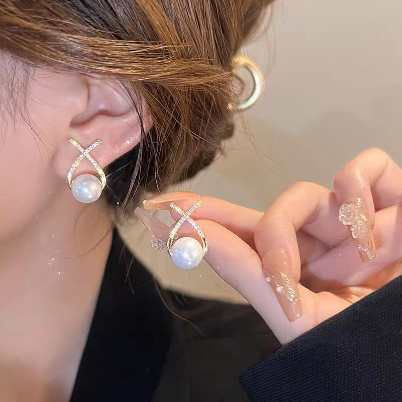 2023年新款珍珠耳釘女輕奢高級感氣質法式網紅耳環小眾耳飾