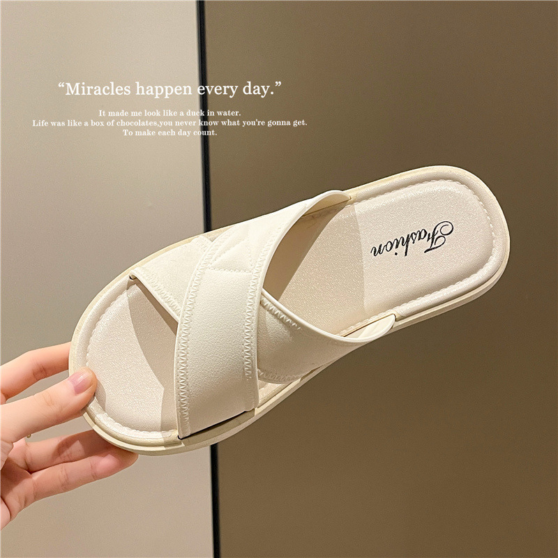 Slippers Women's Summer Wear 2024 Korean Style Casual Internet Popular Soft Bottom Cross Belt Fairy Wind Beach One-word Lazy Slippers