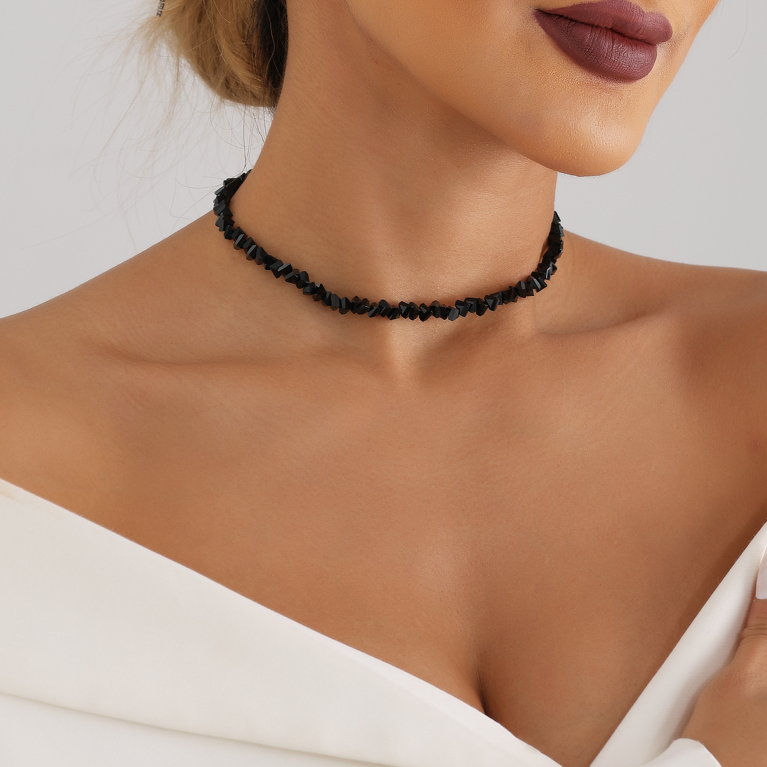 European and American fashion jewelry personalized hand-woven beaded black crystal necklace female ins Korean style personalized necklace