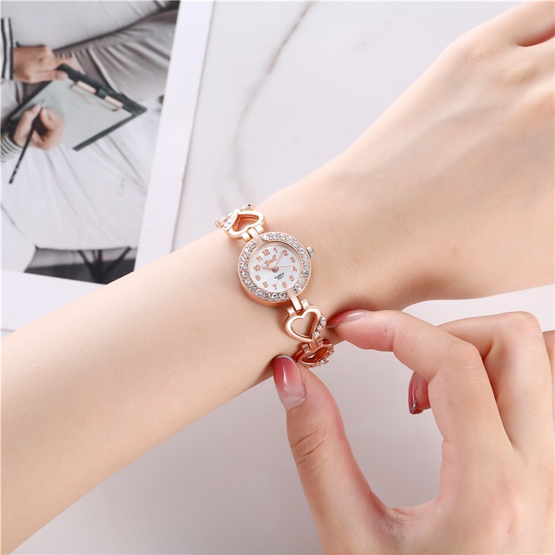 Cross-border New Women's Personality Trend Alloy Bracelet Set Fashion Trend Temperament Diamond Quartz Women's Watch