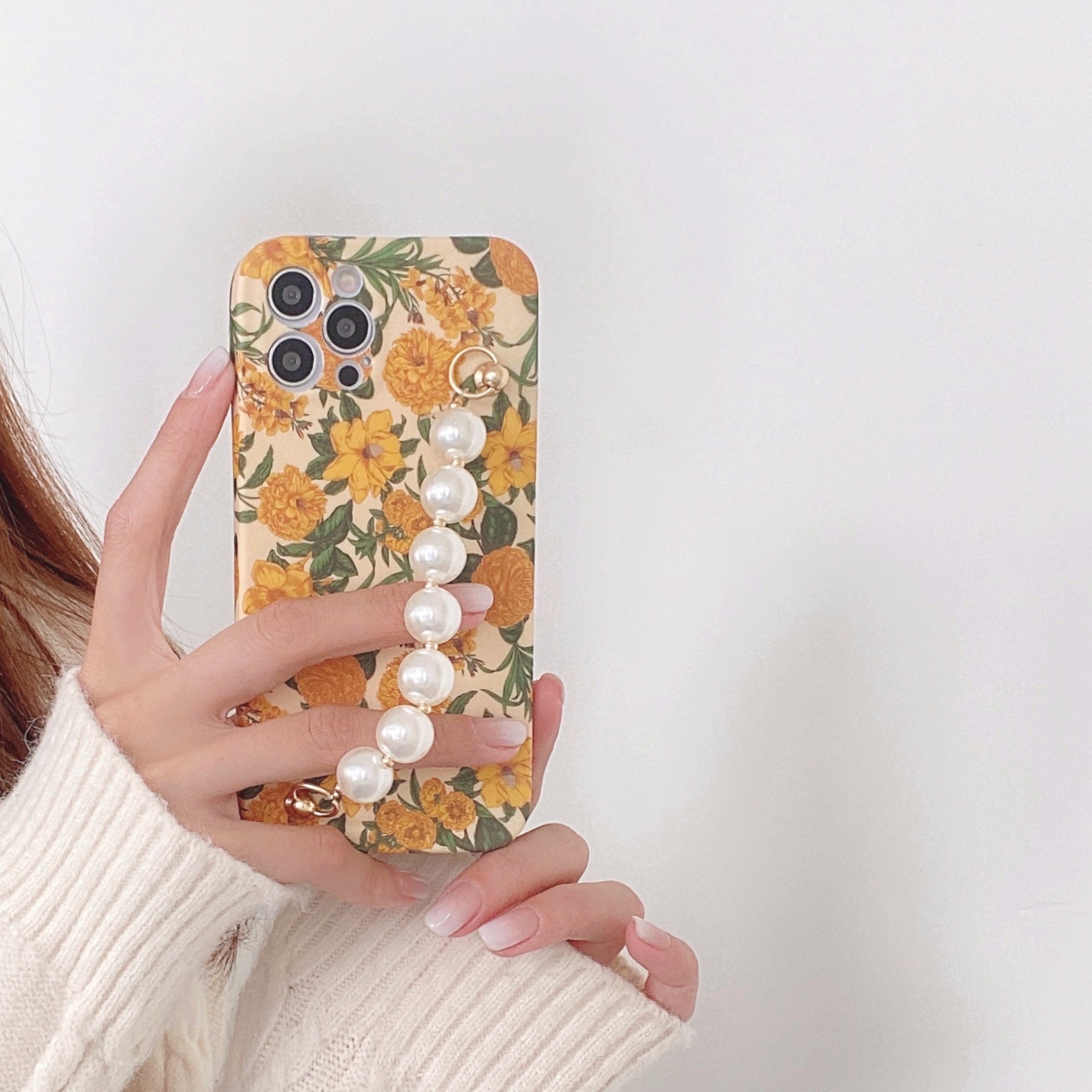 手鍊秋日復古小黃花適用iPhone13/14pro max蘋果11/12手機殼15 女