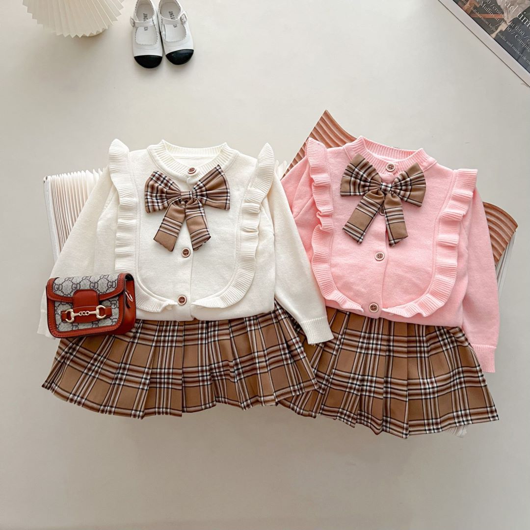 Foreign Trade Girls' Suit 2023 New Children's Spring Western Style Fragrant Style Knitted Plaid Pleated Skirt Two-piece Set Korean