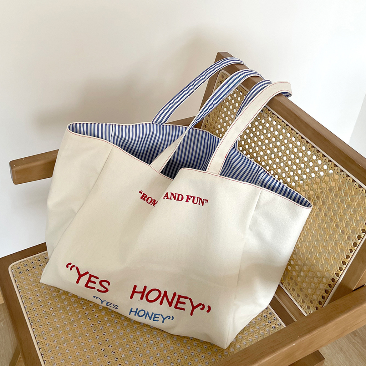 Large Capacity Tote Bag Double-sided Back Striped Shoulder Bag Textured Embroidered Canvas Bag for College Students Women's Commuter Bag