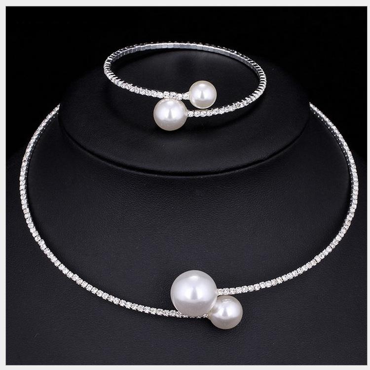 Distinctive choker Neck Strap Clavicle Chain Women's Full Diamond Size Pearl Open Collar Women's Japanese and Korean Style Cyber Popular Short Necklace