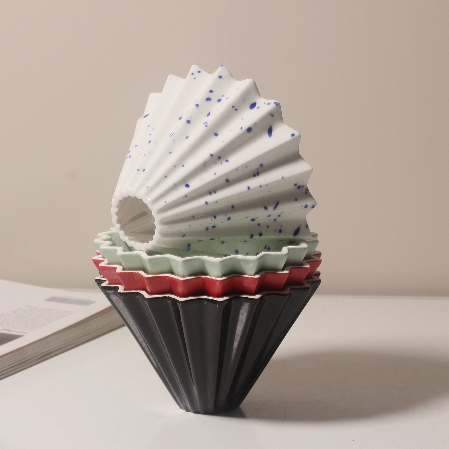 Coffee filter Cup v60 hand punch origami coffee filter ceramic holder ceramic funnel folding Cup coffee filter Cup
