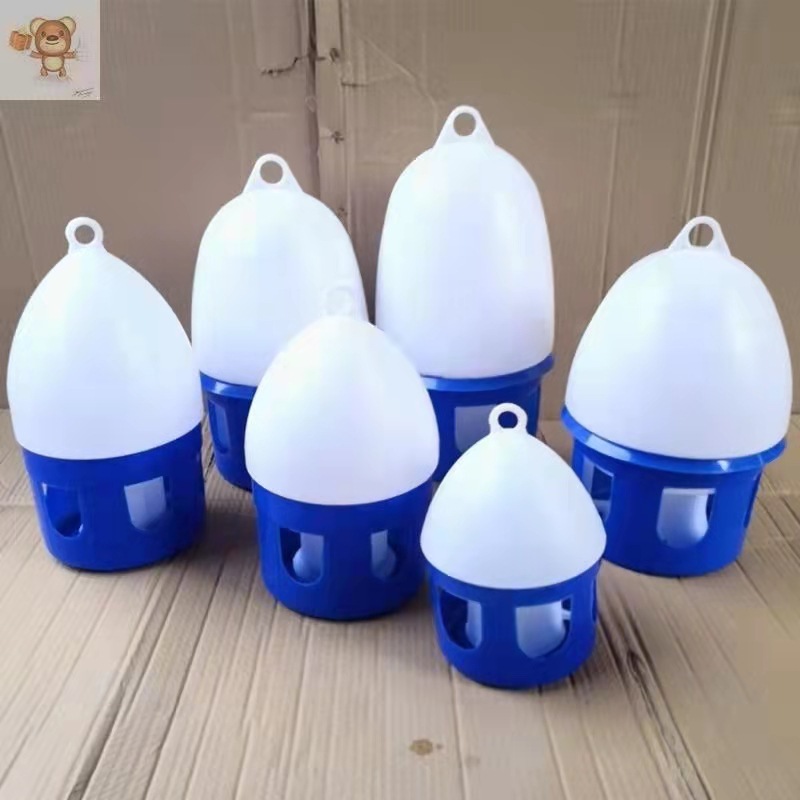 ハト用品のハトやかんの水飲み器の養殖は水を与えて食べさせます。|undefined