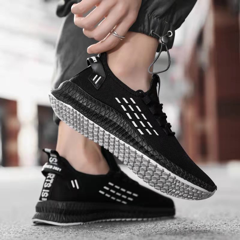 2021 spring and summer new fly woven men's shoes Korean trend casual breathable mesh sneakers men's a generation of hair