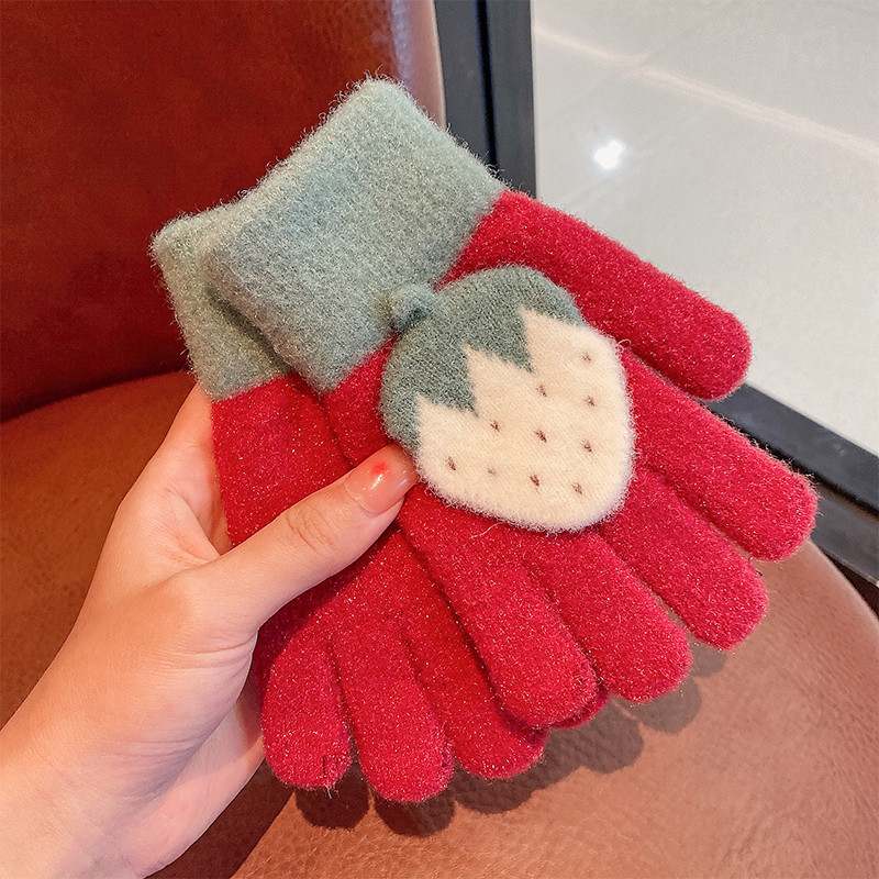 Children's gloves cute strawberry knitted fleece-lined thick soft warm windproof student girl autumn and winter student full finger