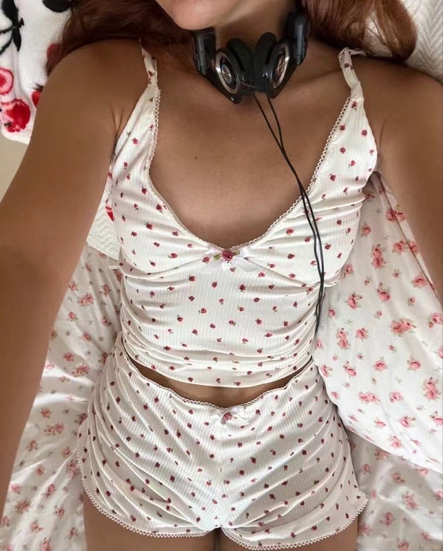 アマゾンの2つのセットの家の下着のセクシーなレースのかわいい女性|undefined