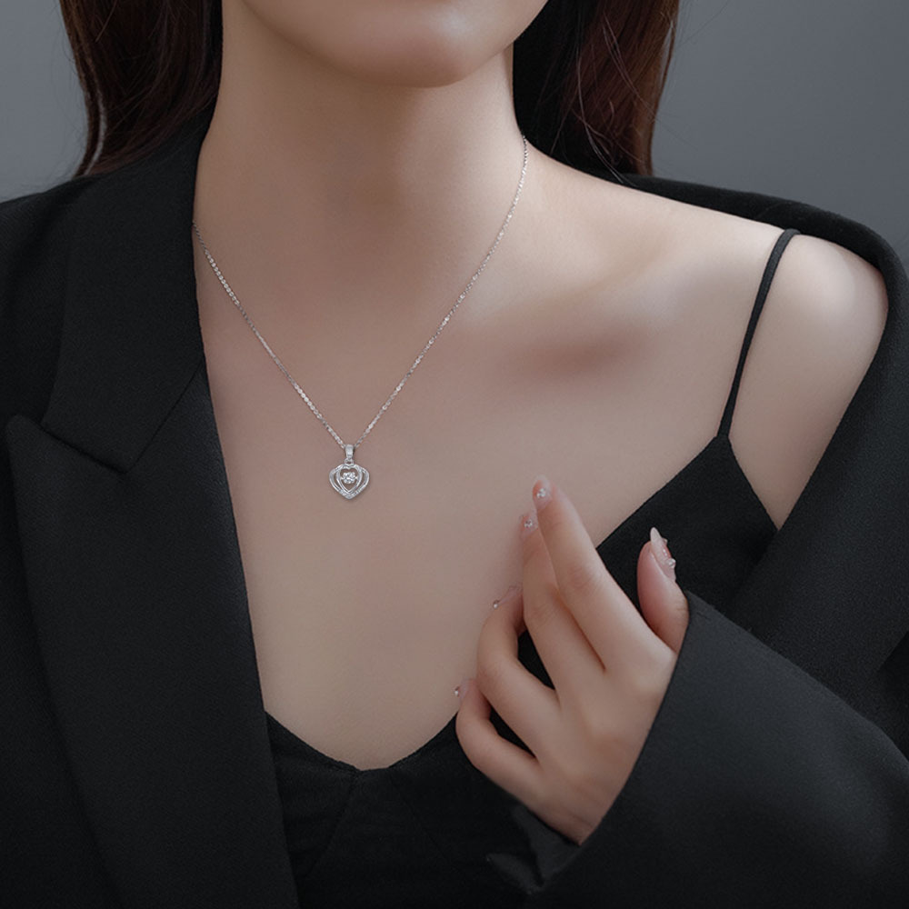 South Korea Fashionable Titanium Steel Necklace Women's All-match High-end Light Luxury Necklace Pendant Simple Elegant Collarbone Chain