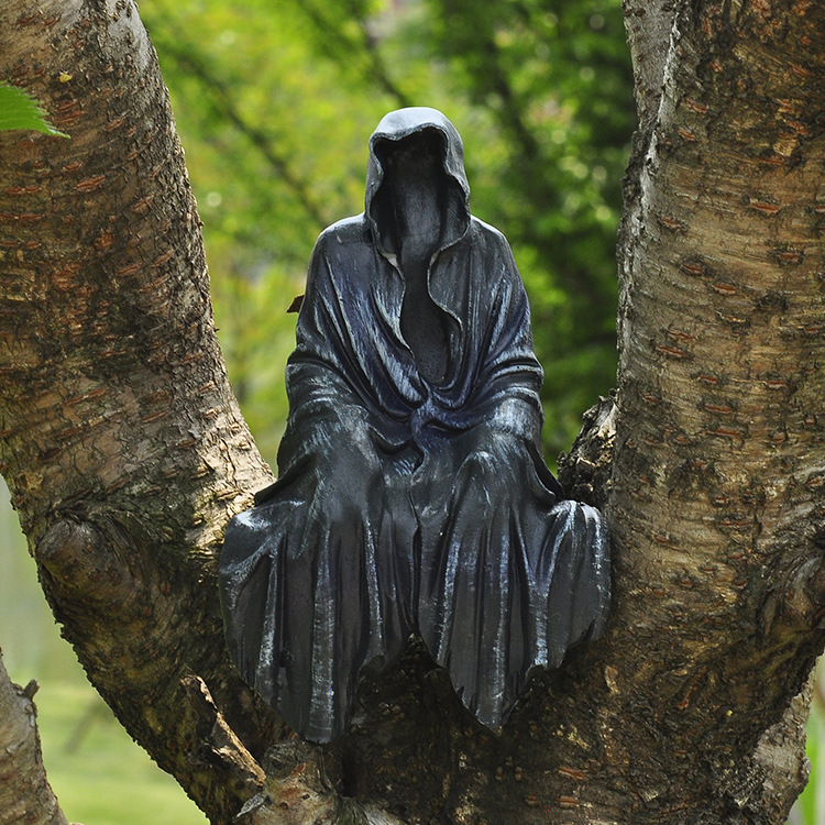 Cross-border outdoor black clothes secret master ornaments thriller Black robe Gothic garden decorative resin crafts wholesale