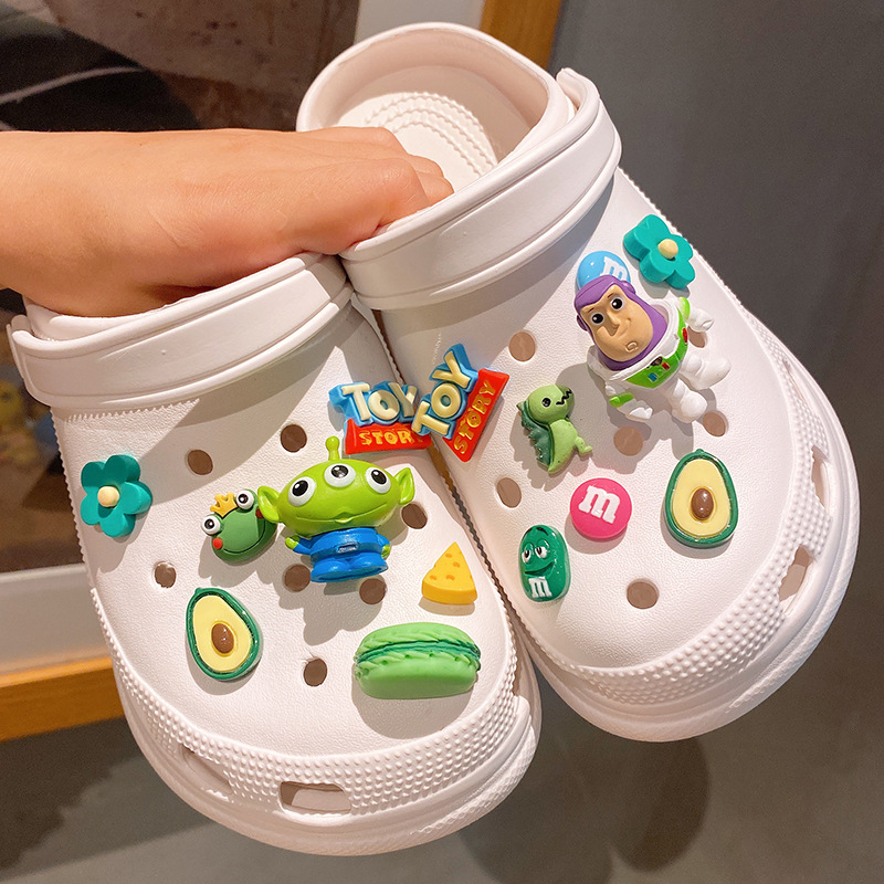 [Summer New Style] Spongebob Squarepants Patrick Joker DIY Cave Shoes Accessories Decorative Removable Sandals Buckle