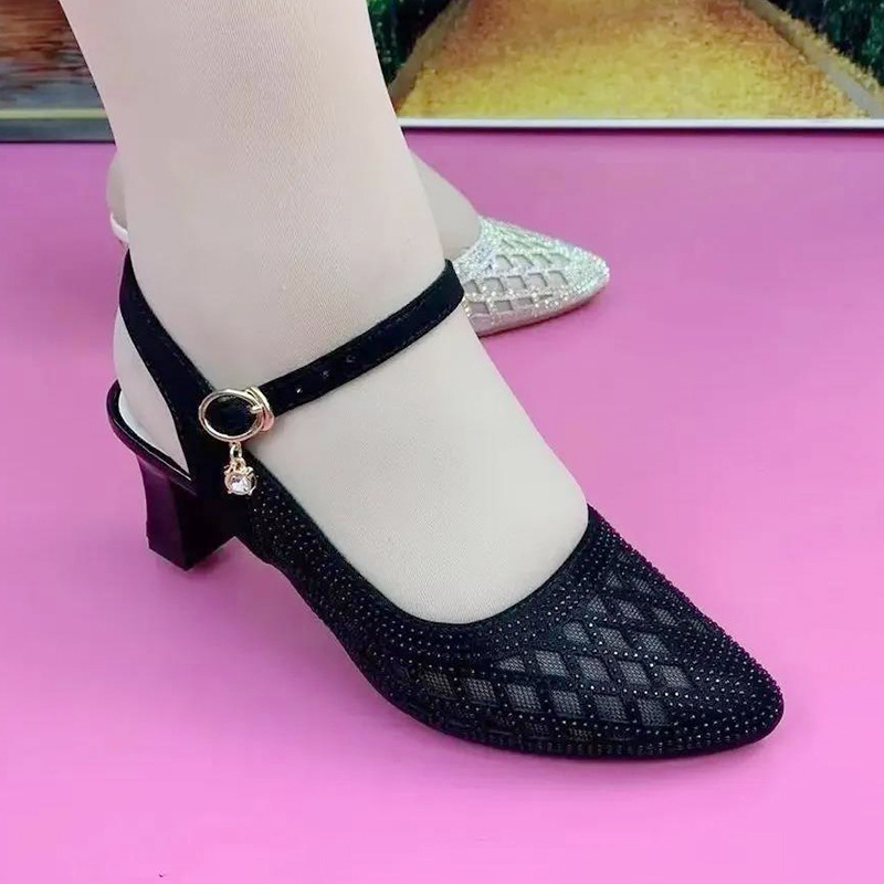 ファッションサンダルのホットドリルのサンダルの低いです。|undefined