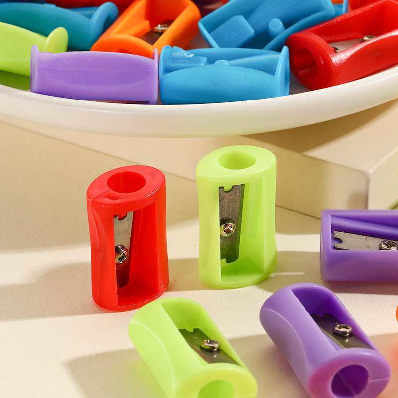 Single-hole color waist pencil sharpener cross-border combination small gift suit manual pencil sharpener primary school student stationery wholesale
