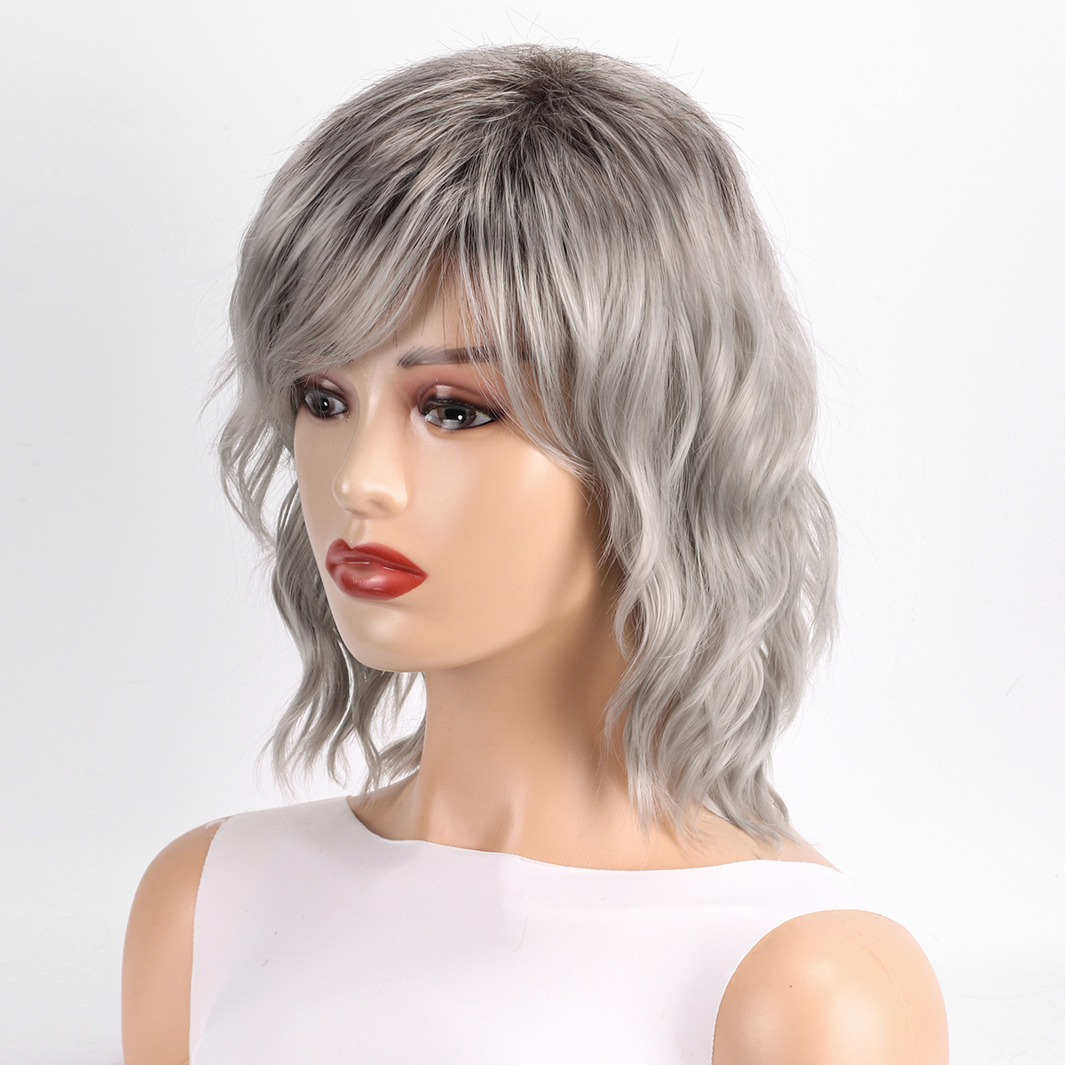 Piiriülesed Euroopa ja Ameerika moeparukad naistele kohevad esiletõstmised gradientlühikesed keemilisest kiust täispea parukad tehase hulgimüük_voghion.com