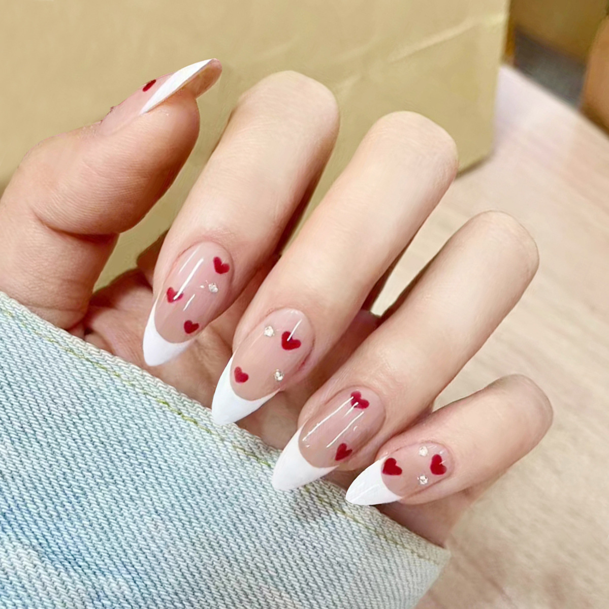 白色法式水滴甲穿戴甲水鑽愛心美甲歐美ins網紅同款甲片成品批發