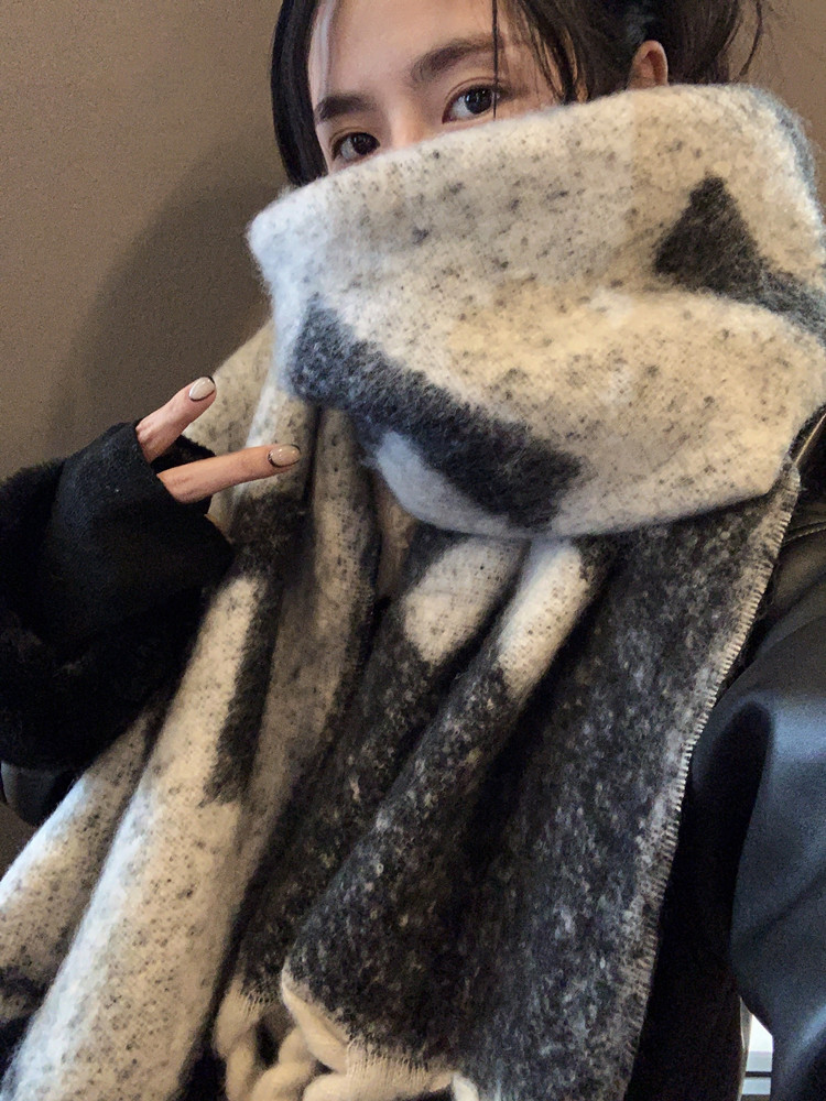 Korean New Mohair Braided Scarf Women's Winter Shawl Thickened High-end Sense Couple's Warm Neck Fashion