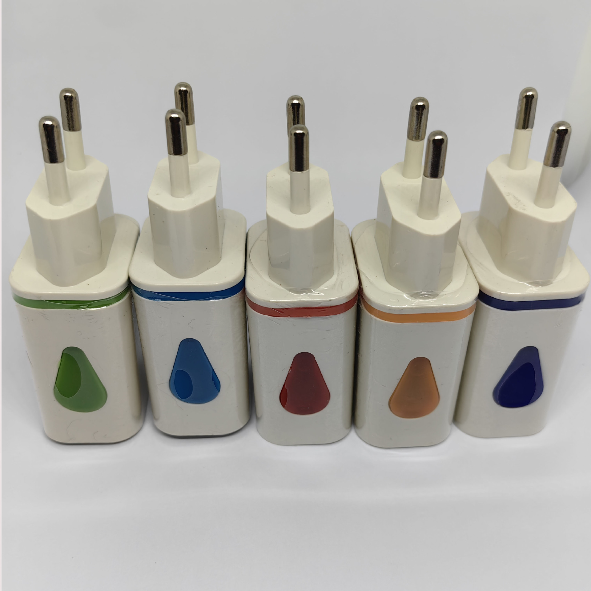 Трансграничная поставка двух капель воды USB Светодиодное светящееся зарядное устройство Европейский стандарт Мобильный телефон стандарта США 2.1A цветное быстрое зарядное устройство