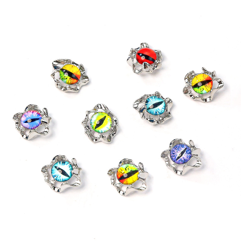 Cross-border new nail jewelry eyes devil pupil European and American dark Halloween jewelry three-dimensional cat eye accessories