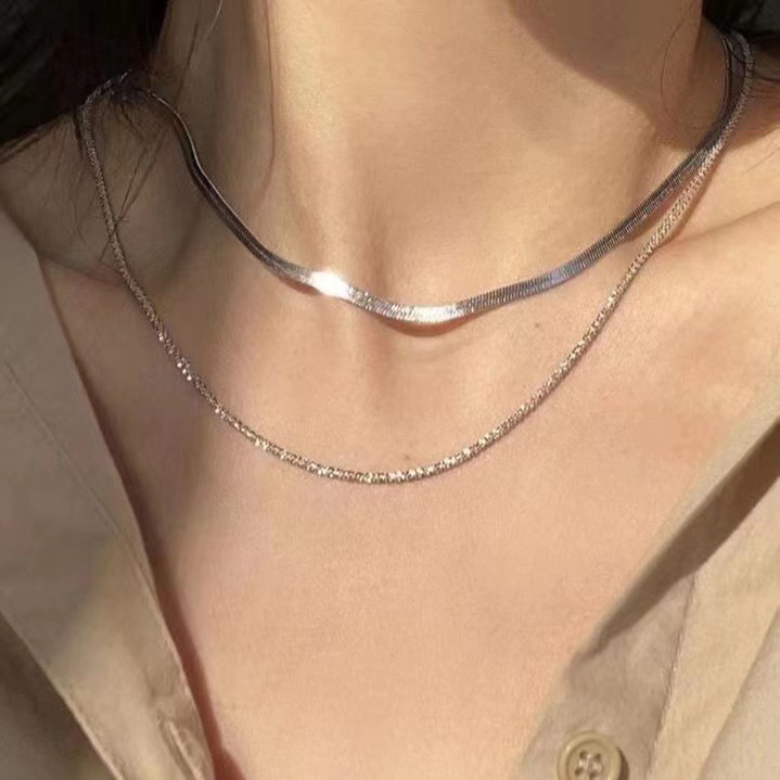 蛇骨鏈波光粼粼鎖骨鈦鋼素鏈女簡約時尚顯瘦冷淡風項鍊法式頸鏈
