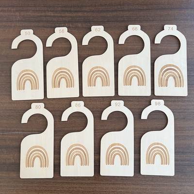 Cross-border wooden chip baby gift hanger splitter wooden partition board newborn wooden clothes rack