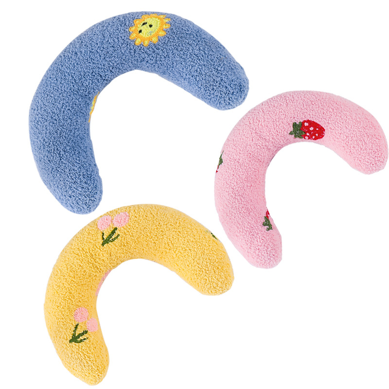 Four seasons supplies dog small pillow toys universal cat U pillow protection cervical pet toys wholesale