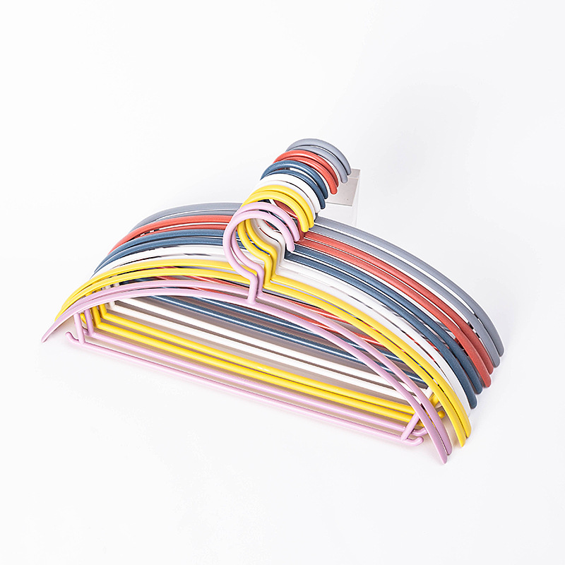 Shake the same shoulder seamless hangers wholesale home non-slip semicircle drying rack student men and women can not afford to hang clothes bag