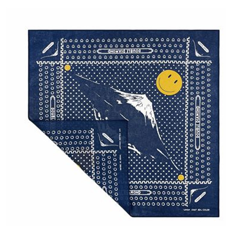 55 * 55CM smiley face reflection scarf square scarf outdoor hip hop Hip Hop Hip Hop square scarf in stock cotton retro niche scarf