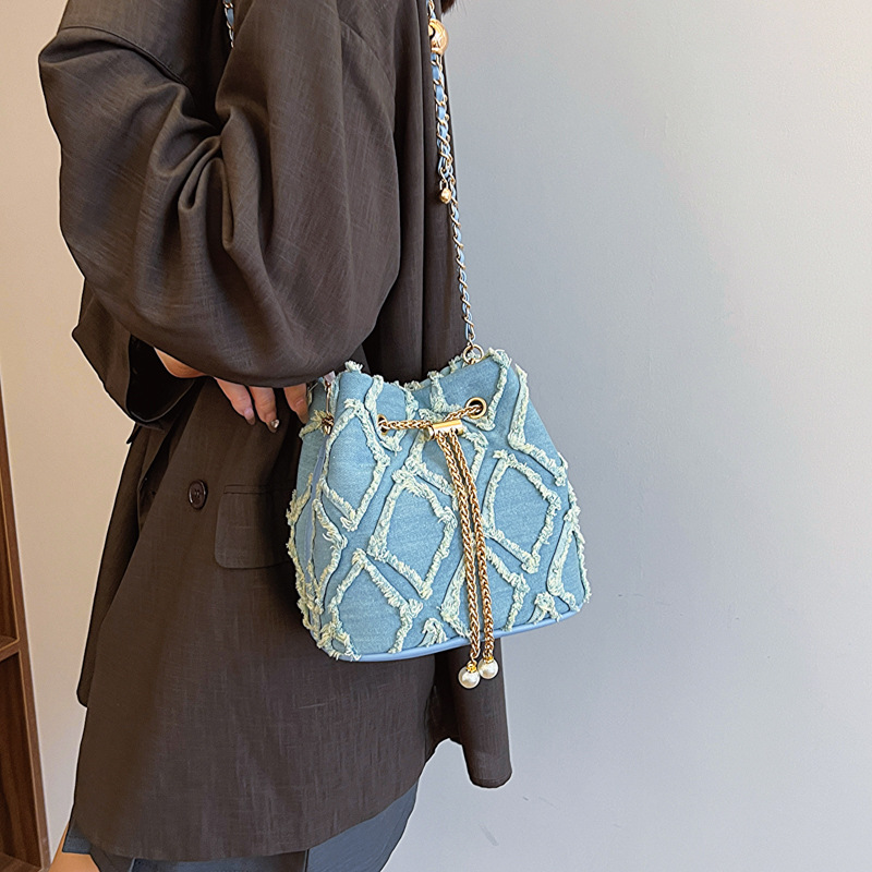 Stilvolle Dia Grid Mini Bucket Bag für Damen_voghion.com