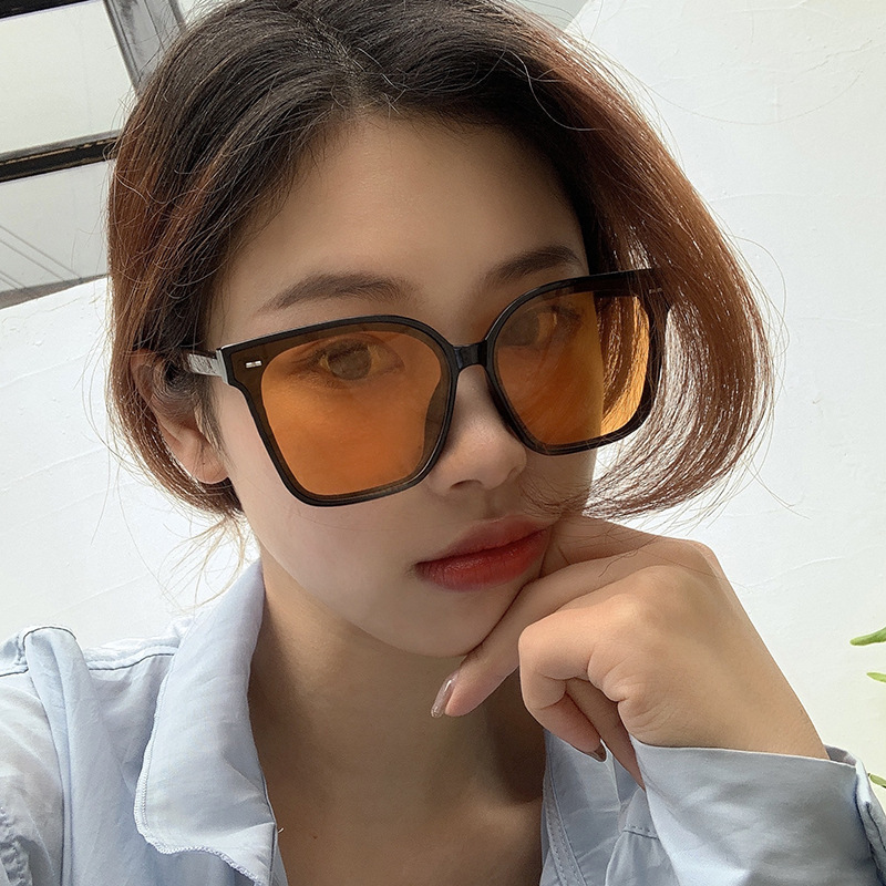 Retro large black frame brown square face-looking small sunglasses Internet celebrity women's high sense ins round face Korean style sunglasses