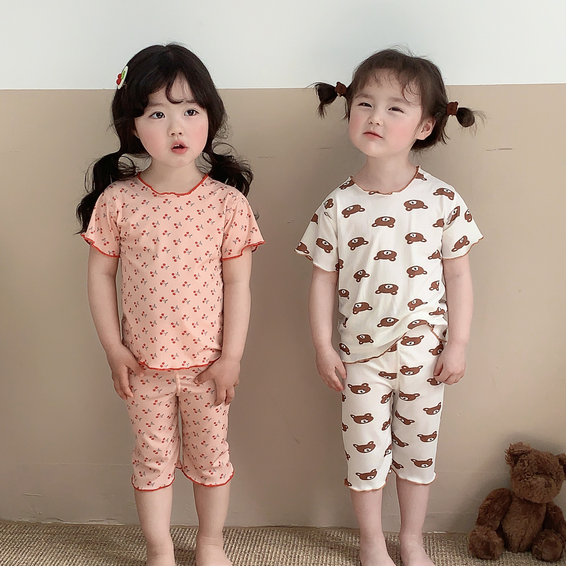 Children's Boneless Home Suit Girls' Summer Ice Silk Small Floral Short-sleeved Cropped Pants Baby's Pajamas Air-conditioning Suit