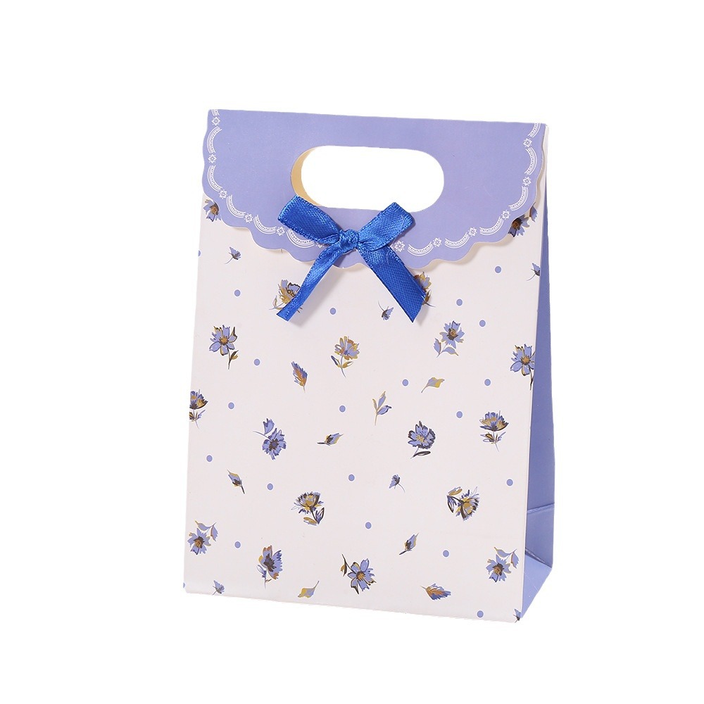 Pastoral style small floral gift bag color printing flip white cardboard bag simple birthday gift bag